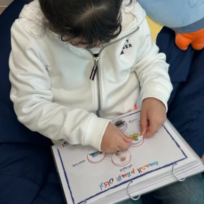 كتاب أنشطة تفاعلية للأطفال من 5 إلى 7 سنوات بالعربية في قطر